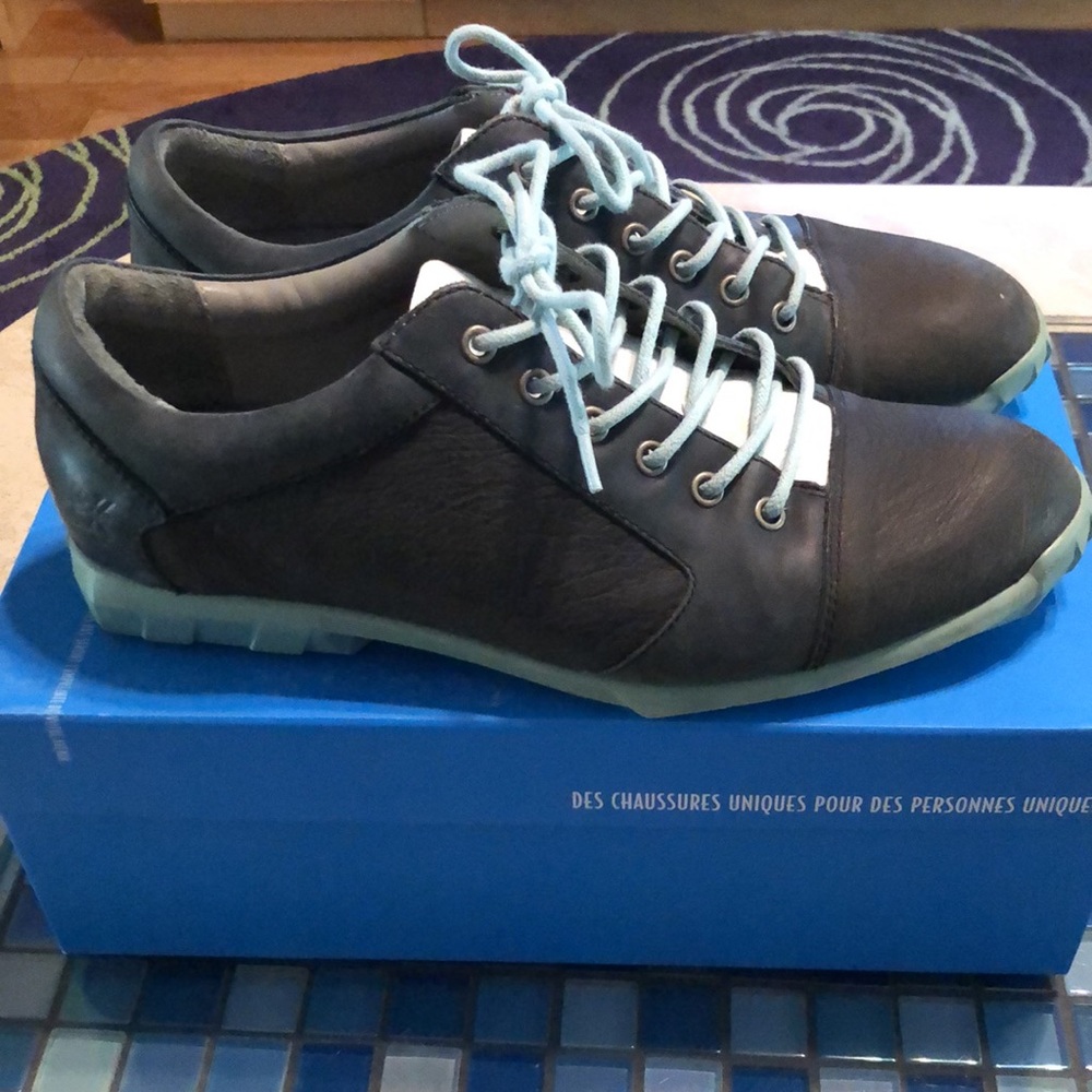 Fluevog Blue/Grey Elroy Future Round Toe Capped Toe Derby